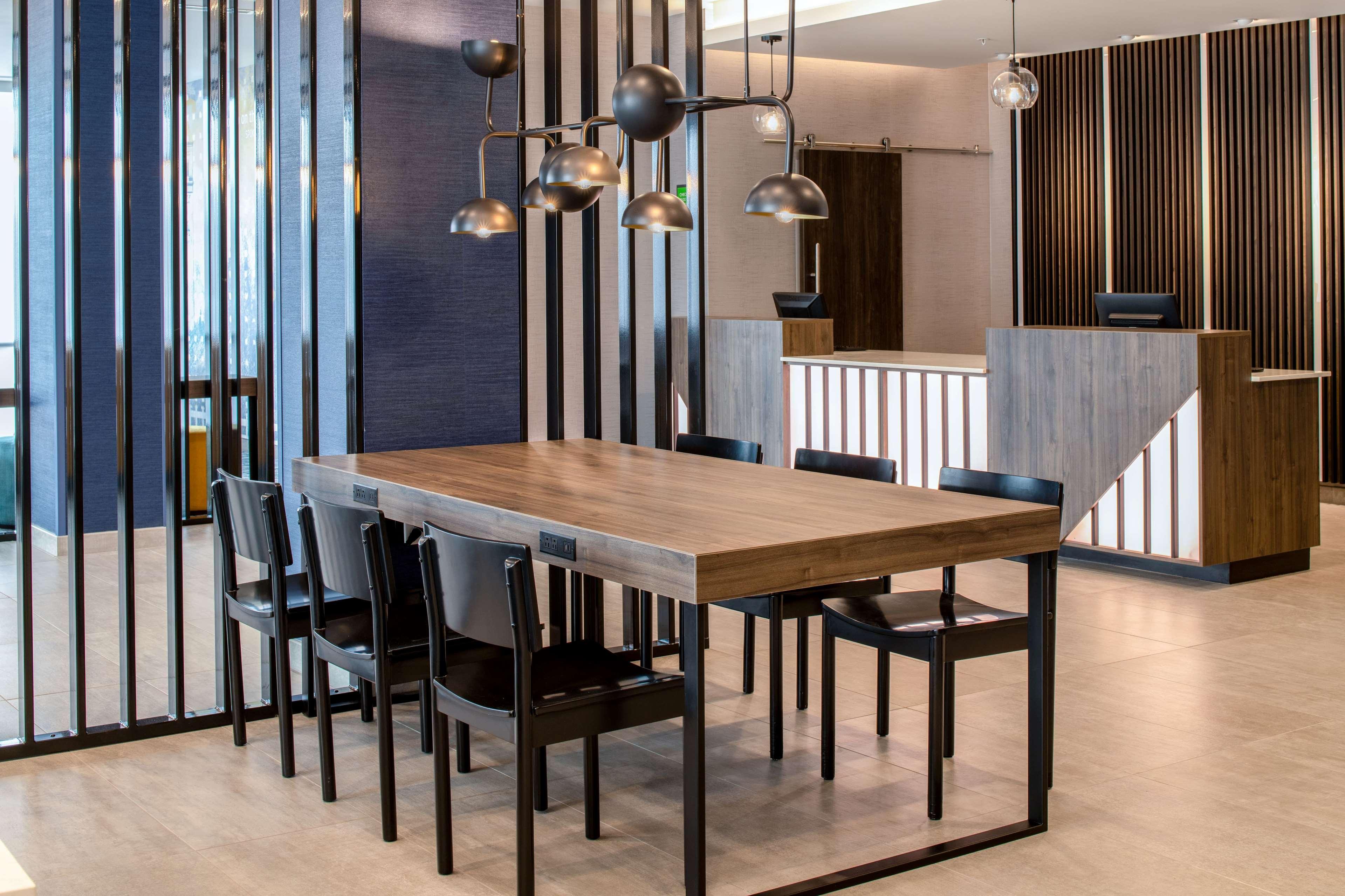 La Quinta Inn & Suites By Wyndham Spokane Downtown Екстериор снимка